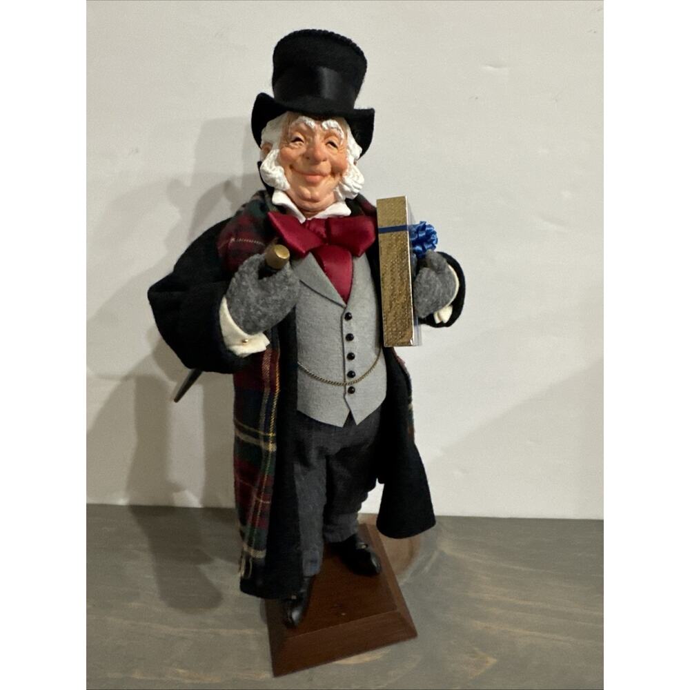 Simpich Character Grandpa With Present & Cane Rare 1993 Carollers Top Hat Scarf